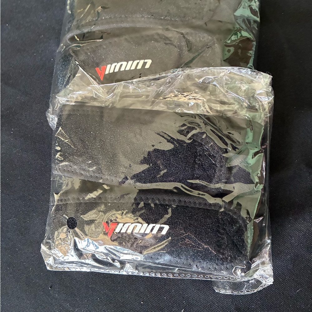 Black Knee Supports